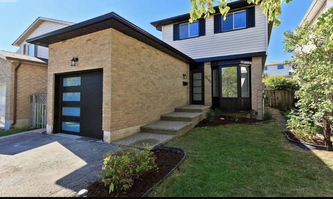 Burlington House | Entire Renovated house in Burlington On