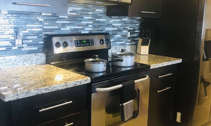 North Lauderdale House | Entire Residential Home w/Pool! , 20min from beaches, mall & airport