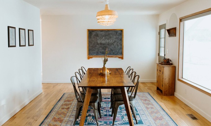 East Wenatchee House | Entire Residential Home in Sunny East Wenatchee!