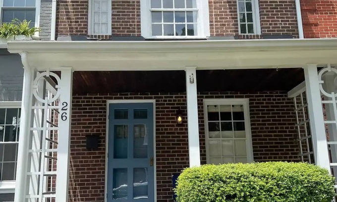 Museum District House | Entire Row House Carytown & Museums