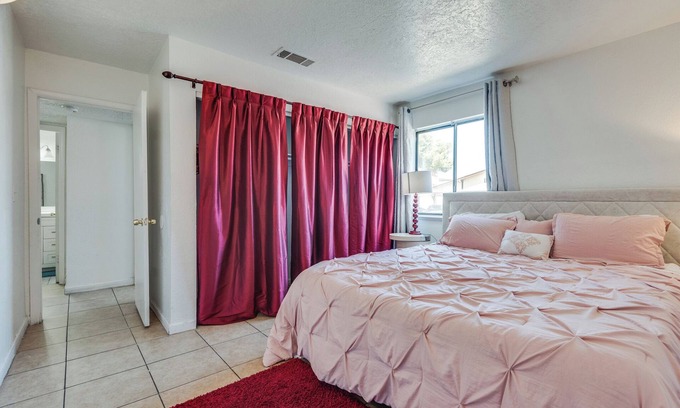 Las Vegas House | Entire Townhouse/2BD/2 King Exclusively/12min to Strip