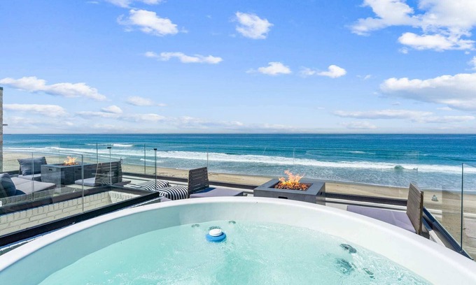 Mission Beach House | Entire Upper Oceanfront Masterpiece with Rooftop