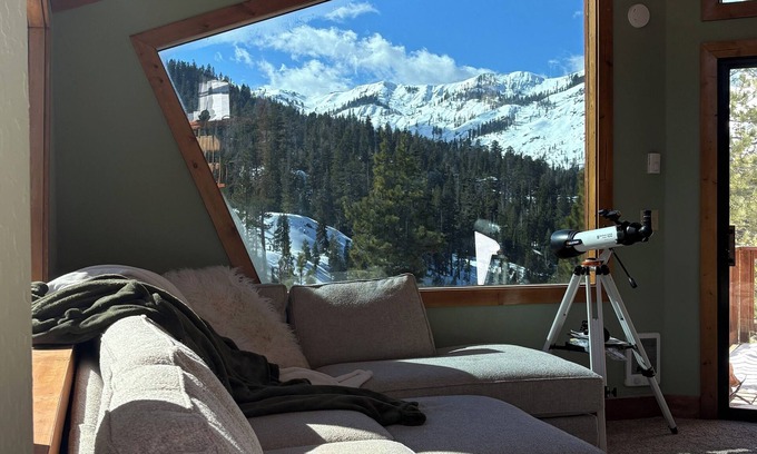 Alpine Meadows House | Epic Alpine Meadows Views! Newly Remodeled Home with Hot Tub