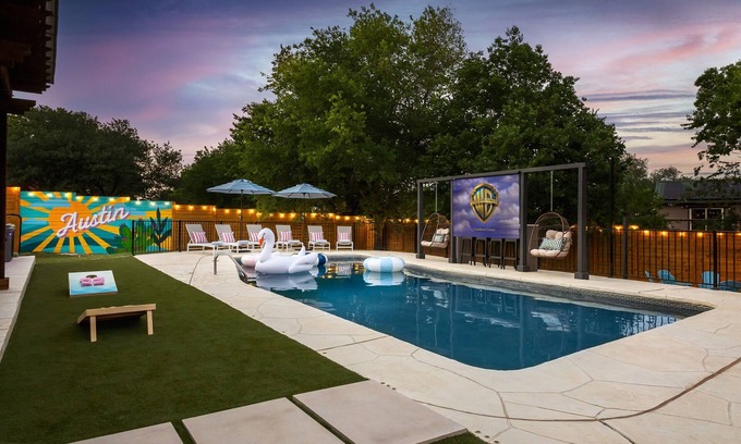 Gracywoods House | Epic Group Retreat: Pool, Hot Tub, Fire Pit, Games
