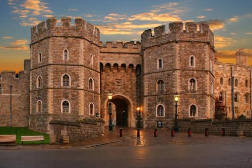 Windsor City Centre Apartment | Epic Location, Views & Large Private Terrace