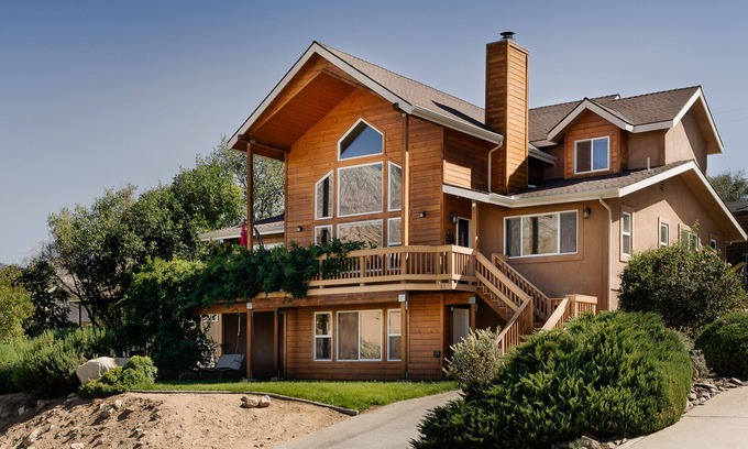 Kernville House | Epic Mountain View. Luxury House on a Hill. River 10 min