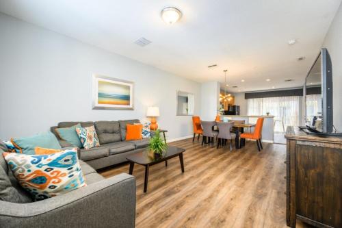 Florida Central Atlantic Coast Apartment | Epic Universe New Modern Townhome, Near The Parks - 4029