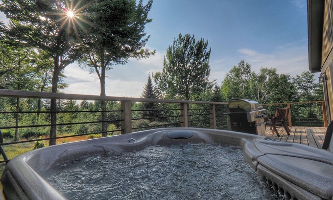 Plymouth House | Equinox Haus: Private retreat with pool table, hot tub and hiking trails