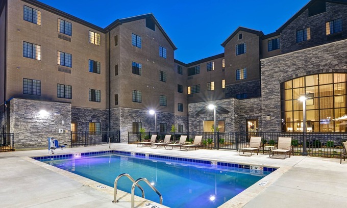 Mount Juliet Condo | Equipped King Suite | Free Breakfast, Business Center + Fitness Center Access