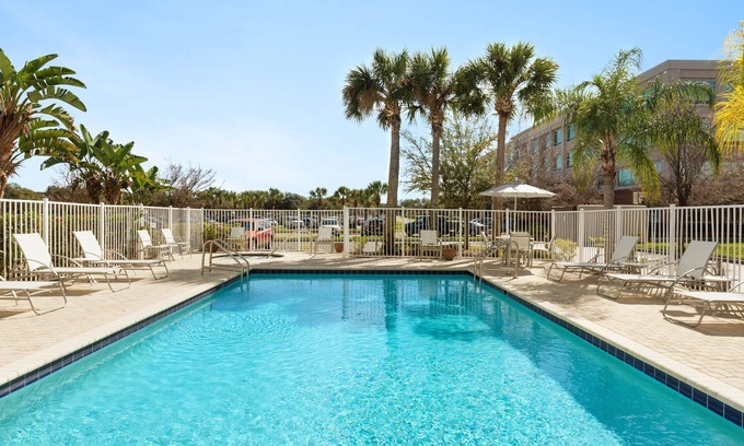 Tampa Condo | Equipped Suite Mobility Accessible Suite! 24h Business Center + Free Breakfast