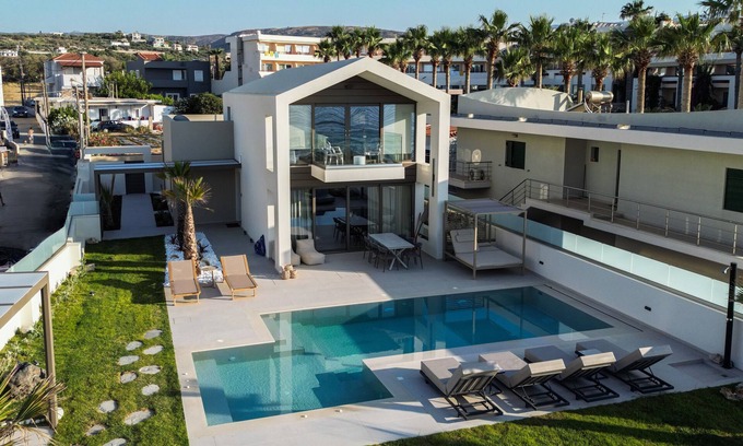 Adelianos Kampos Villa | “Erame Villa”. A beach villa you’ll totally crush on!