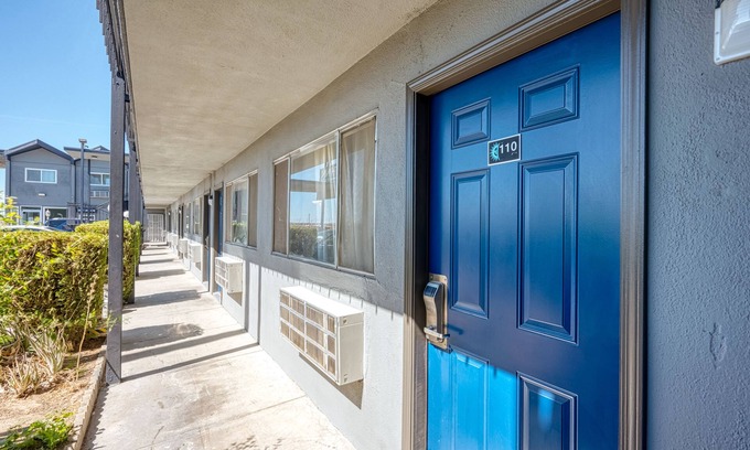Mojave Hotel | ERTH INN by AGA - Mojave