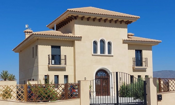 Fuente Alamo de Murcia Villa | Exclusive front line golf villa overlooking the 18th hole