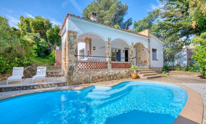 Pals House | ESCALE: Beautiful holiday rental house with private pool in Masos de Pals