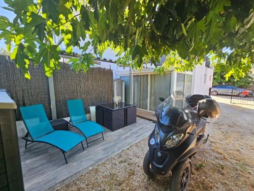 Toulon - Hyeres Apartment | Escapade à 2 à 300 mètres de la mer tout confort