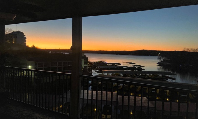 Lake Ozark Condo | Escape at the Lake