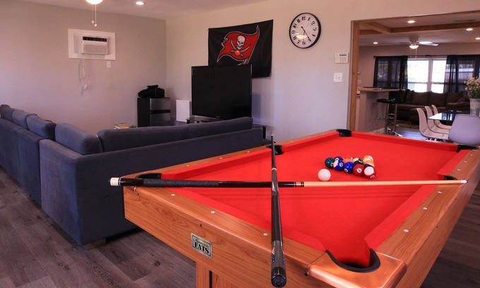 Town N County Park House | Escape for the whole family!🏝🏈⚽️🏀
