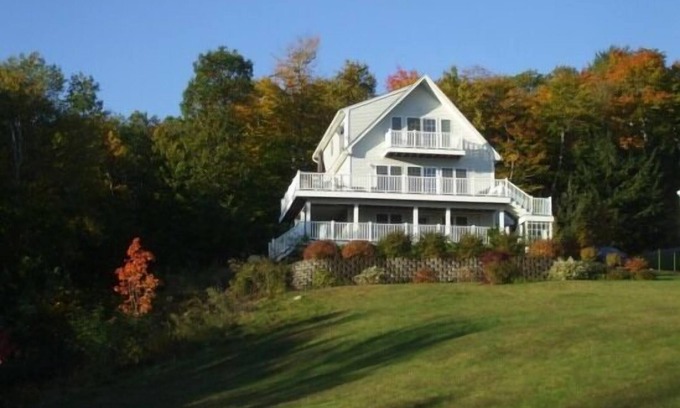 Gilford House | Escape to Beautiful Lake and Mountain Views! nSKI SEASON SPECIALS AVAILABLE