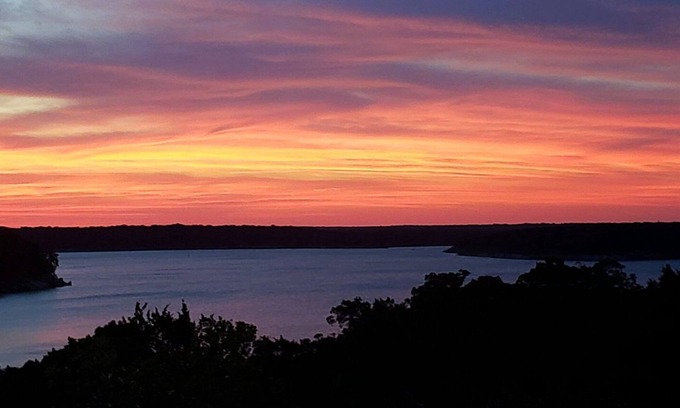 Temple House | Escape to "Cardinal Cottage" in the Country with AMAZING Sunsets
