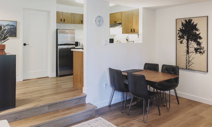 Big White Ski Resort Apartment | Escape to comfort - 1 bed/1 bath, 1 min from Village Centre