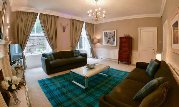 New Town Apartment | Escape to Edinburgh @ Abercromby Place