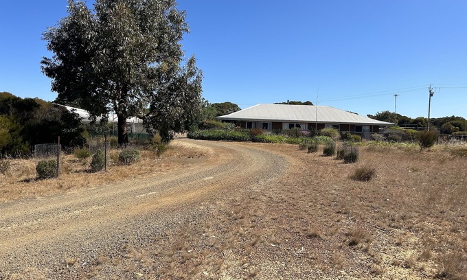 Macgillivray House | Escape to Hilltop Lodge - Kangaroo Island.