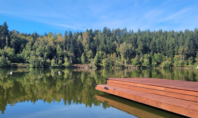 Eatonville House | Escape to Ohop Oasis, a lakeside Retreat nestled in the foothills of Mt. Rainier