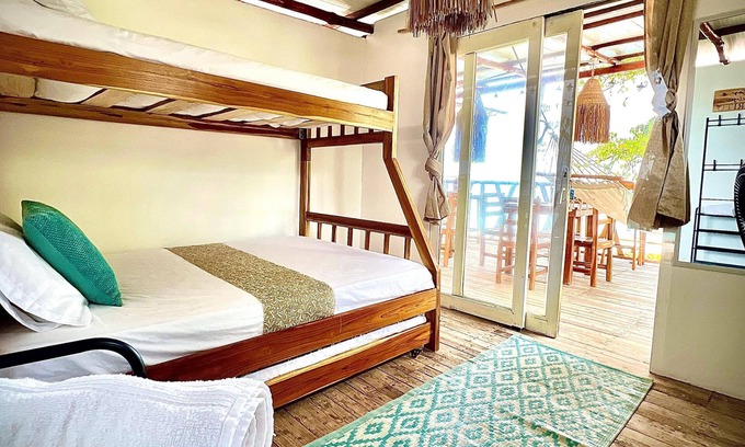 Bocachica Bed & Breakfast | Escape to Paradise! Ocean front room at Shekina Club House - Baru