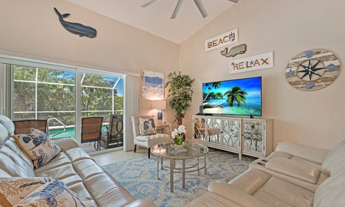 Naples House | Escape to Paradise: Luxurious 3 Bed/2 bath w/Pooln