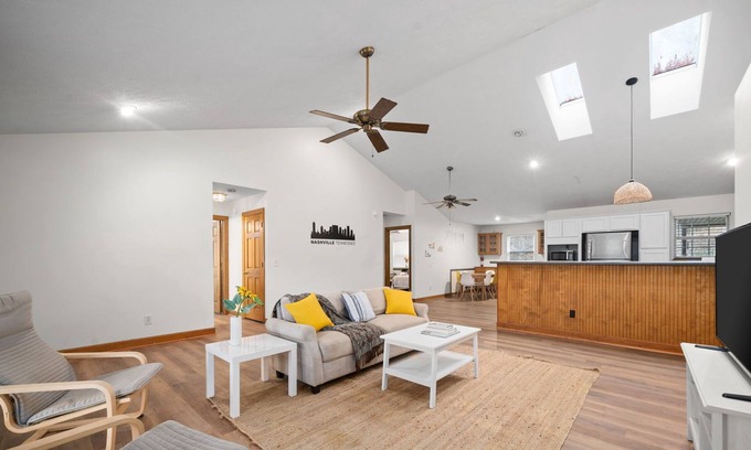 Goodlettsville House | Escape to Rustic Elegance: Country Home mins from Nashville's Vibrant Scene