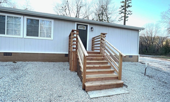 Lakehead-Lakeshore House | Escape to the Lake: Relax, Recharge, Reconnect