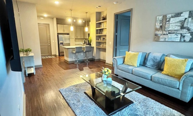 Loring Heights Apartment | Escape to this stylish 2-bedroom unit, your perfect home away from home in Atlanta!