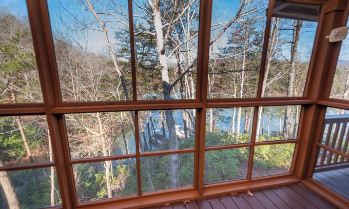 Mill Spring Ski Chalet | Escape to Tranquility: Stunning Lakefront Mountain Chalet with Breathtaking View