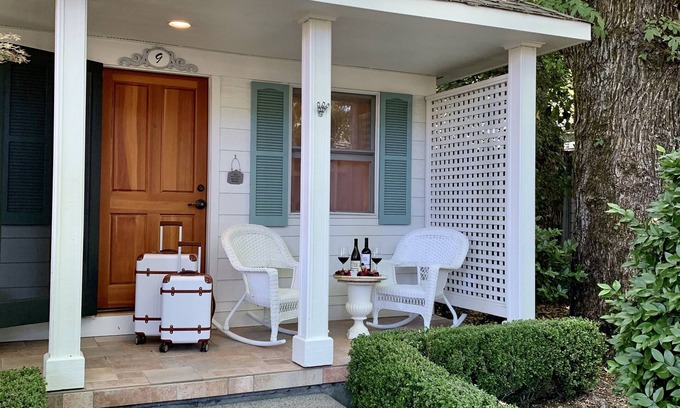 Calistoga Cottage | Escape to wine country in your independent cottage in downtown Calistoga