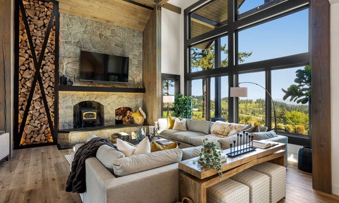 Dundee House | Escape to Wine Country, Luxurious Getaway Awaits!