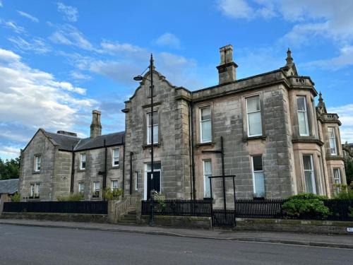 Montrose Apartment | Esk House Apartment