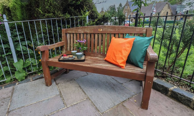 Ruswarp House | ESK SIDE COTTAGE, pet friendly, with a garden in Ruswarp