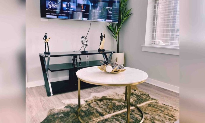 Charlotte Apartment | *ESSENCE* *UPTOWN* *LUXURY LIVING*