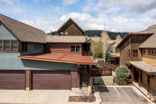Big Sky House | Esssentia Townhome 151B