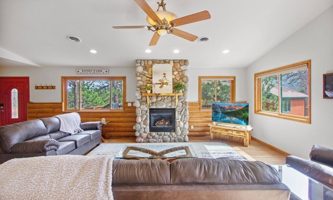 Stanley Hills Condo | Estes Park - Fireside Retreat - Close to Downtown and RMNP - #6207