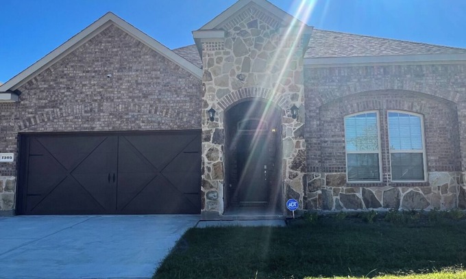 Little Elm House | Estivilla Oasis