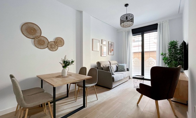 Perchel Sur Apartment | Estudio con Cama Doble - Picú Home