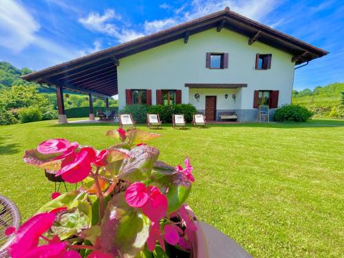 Larraun House | Etxaburu