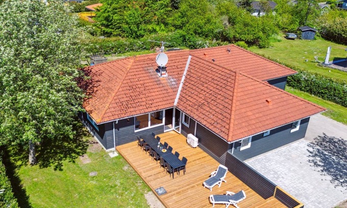 Bønnerup Strand House | "Eunice" - 850m from the sea by Interhome