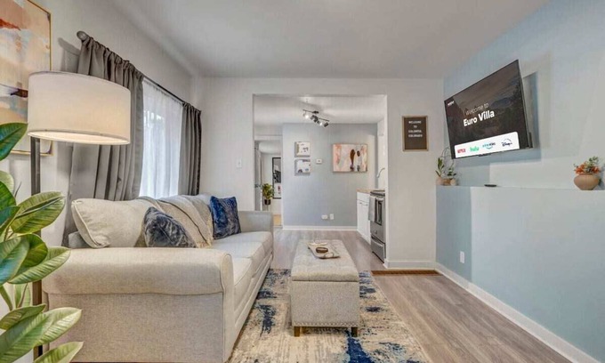 Central Colorado Springs House | Euro Villa! Walkable Location w/Scenic Views