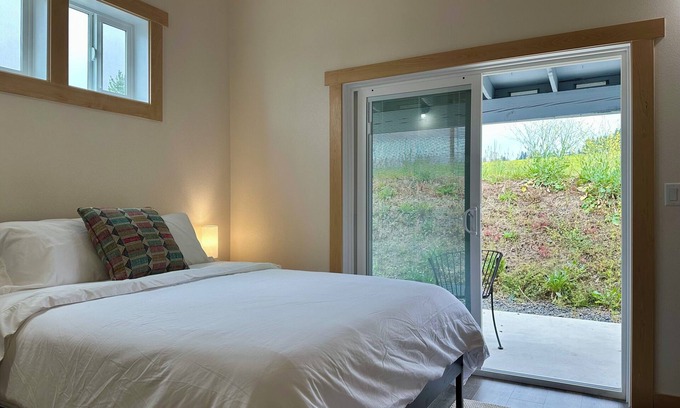 Newberg Cottage | European Style Cottage in Oregon's Willamette Valley Wine Country - Cottage #4