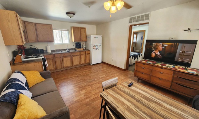 Houghton Apartment | EV Ready Keweenaw 1BR Near MTU – Great Basecamp for Exploring & Hiking