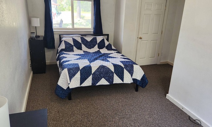 Houghton Apartment | EV Ready Keweenaw Basecamp Near MTU – Affordable & Fully Equipped