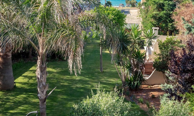 Malevizi Villa | Evdokia beachfront resort