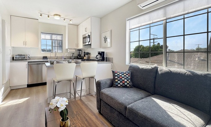Los Angeles Apartment | Evening Glow Modern Culver City Apartment